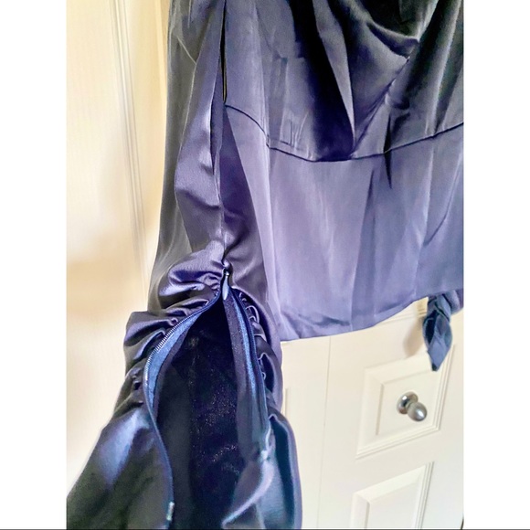 ✨HOST PICK✨LOVE|LABELS Satin Puff Sleeves Blouse💙 - Picture 5 of 10